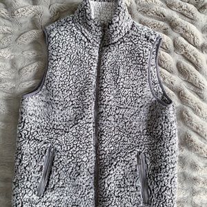Thread & Supply fuzzy vest | small